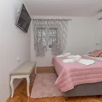 Apartment Strawberry